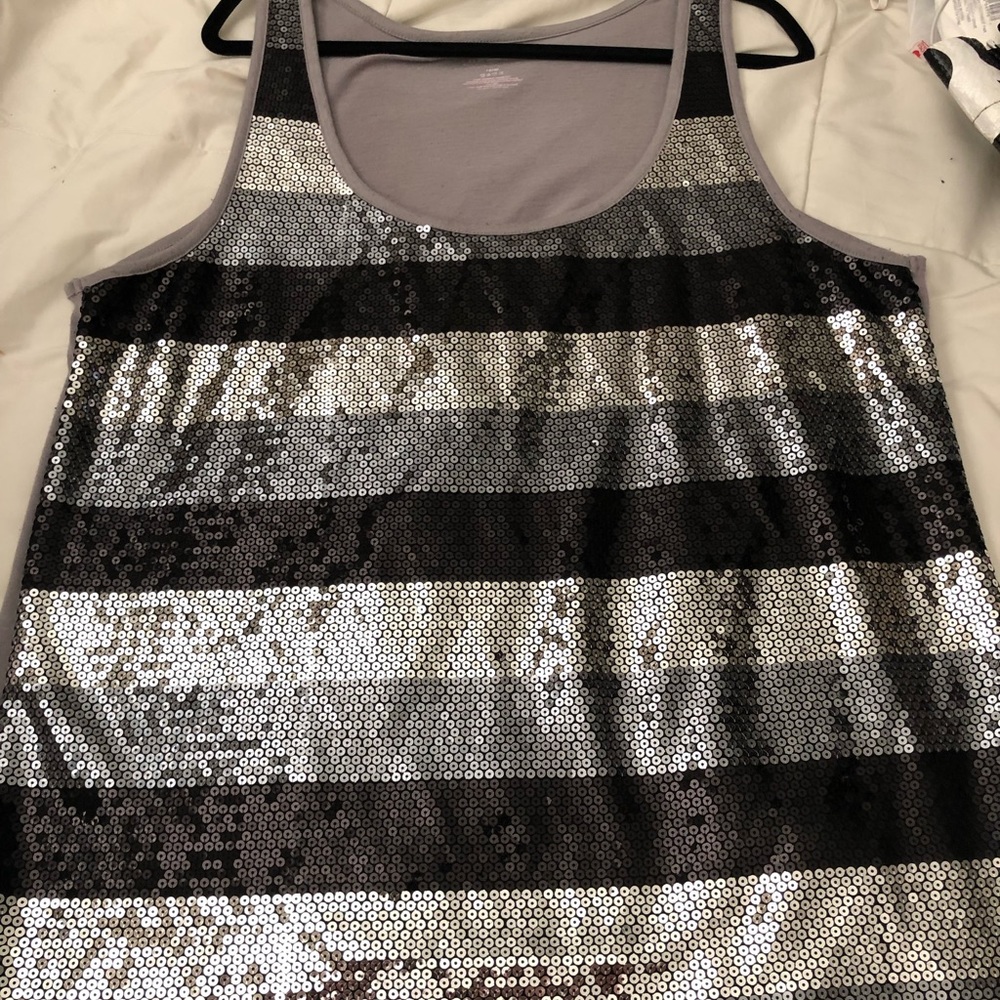 BLACK & WHITE SEQUINS TANK